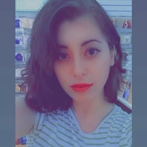 Meet your Posher, Yasmine